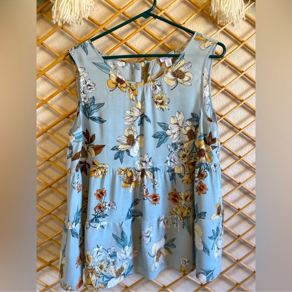 tribal jeans Tops - ✨Tribal Jeans Flowy Floral Tank✨